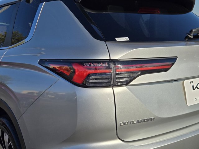 Used 2025 Mitsubishi Outlander SE AWD/4WD image 10