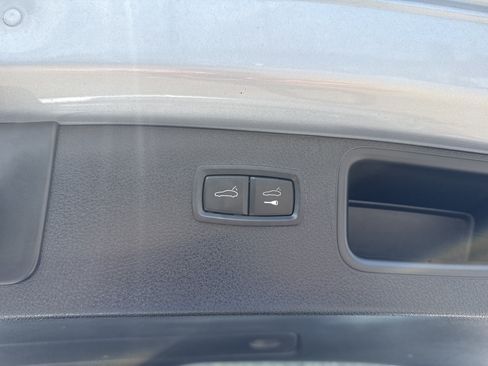 Used 2016 Porsche Macan Turbo AWD/4WD image 19