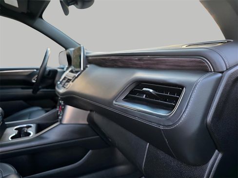 Used 2023 Chevrolet Tahoe Z71 w/ Z71 Off-Road Package image 15