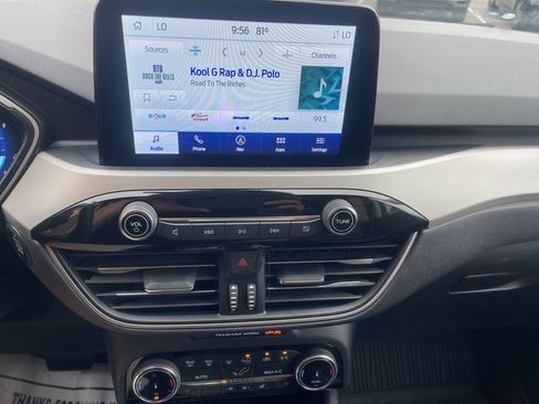 Used 2022 Ford Escape SEL w/ Technology Package image 12