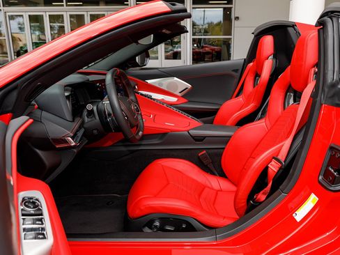 Used 2025 Chevrolet Corvette Z06 image 28