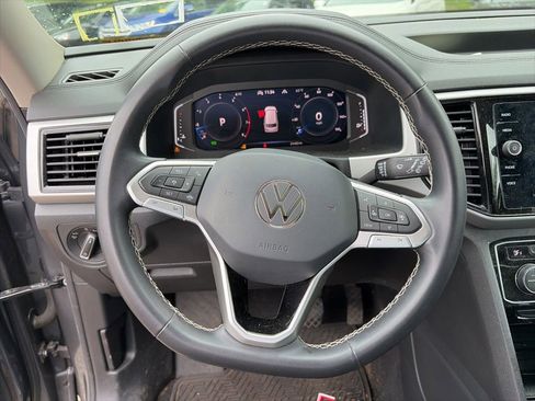 Used 2023 Volkswagen Atlas SE w/ Panoramic Sunroof Package AWD/4WD image 11