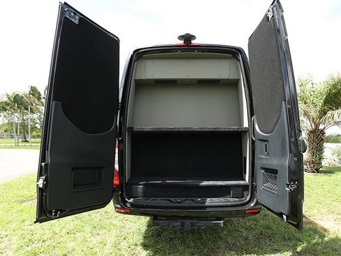 Used 2024 Mercedes-Benz Sprinter 3500 image 34