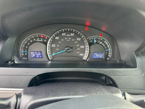 Used 2014 Toyota Camry LE FWD image 12