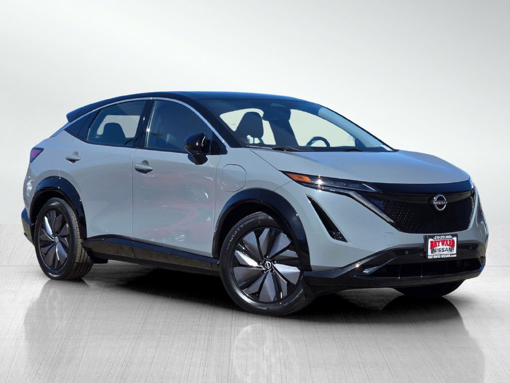 Used 2023 Nissan Ariya FWD image 2