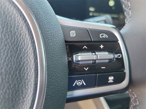 New 2026 Kia Carnival EX image 23