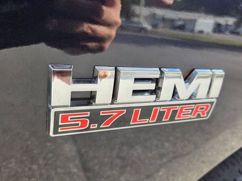 Used 2017 RAM 1500 Express image 18