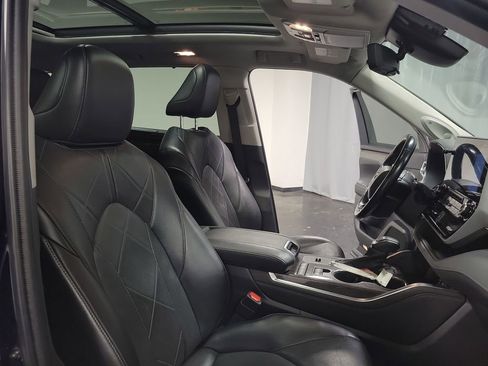 Used 2022 Toyota Highlander Platinum image 23