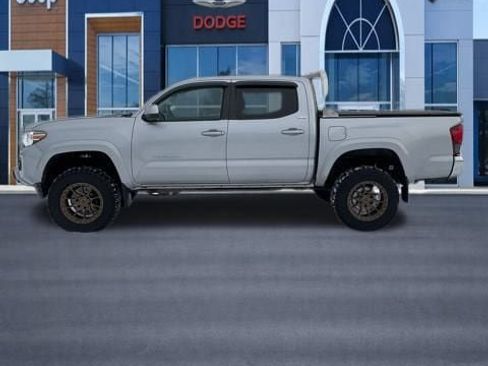 Used 2019 Toyota Tacoma SR5 image 3