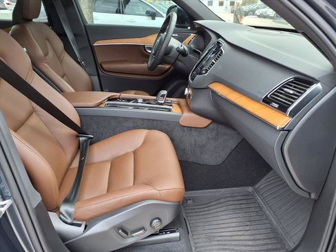 Used 2024 Volvo XC90 B6 Plus w/ Protection Package Premier image 11