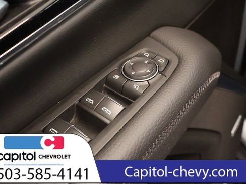 Used 2025 GMC Yukon Denali image 13