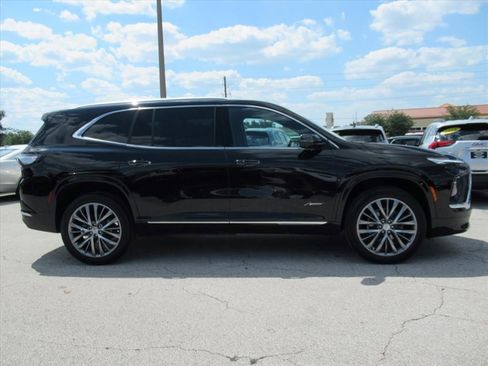 Certified 2025 Buick Enclave Avenir FWD image 2