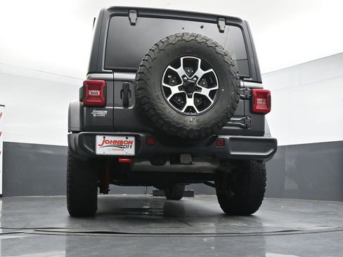 Used 2022 Jeep Wrangler Unlimited Rubicon w/ LED Lighting Group AWD/4WD image 37