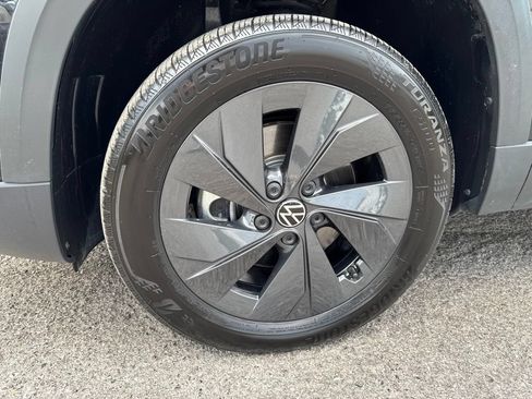 Certified 2025 Volkswagen Taos S FWD image 12