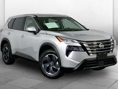Used 2025 Nissan Rogue SV AWD/4WD image 1