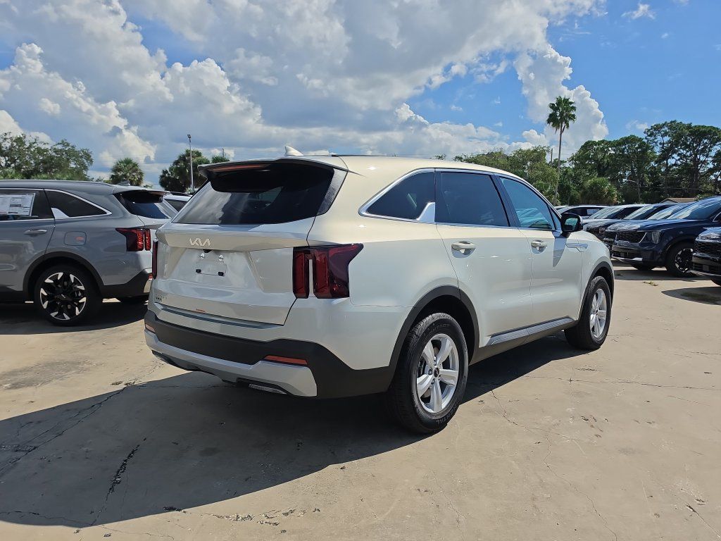 New 2026 Kia Sorento LX FWD image 8