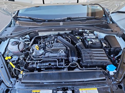 Certified 2025 Volkswagen Jetta SE image 21