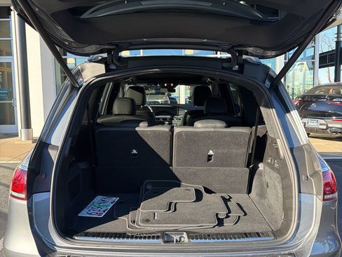 Used 2023 Mercedes-Benz GLS 580 4MATIC image 11