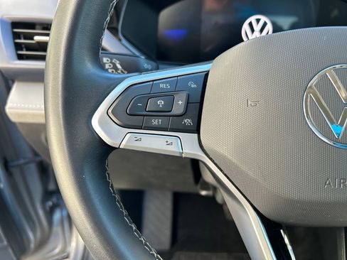 Used 2024 Volkswagen Taos SE image 19