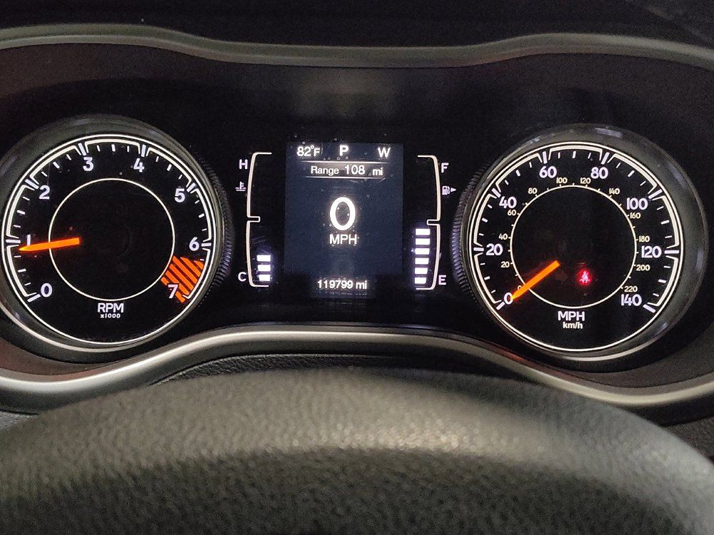 Used 2014 Jeep Cherokee Sport w/ Cold Weather Group AWD/4WD image 23