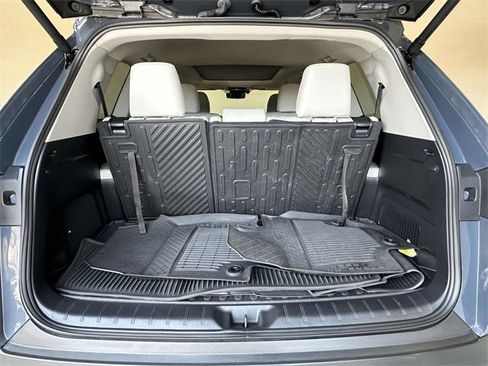 Used 2024 Toyota Grand Highlander AWD image 18