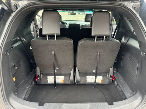 Used 2017 Ford Explorer XLT w/ Equipment Group 202A FWD image 15