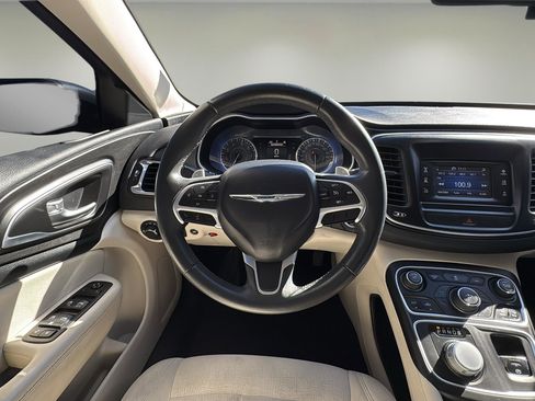 Used 2015 Chrysler 200 Limited w/ Convenience Group image 11