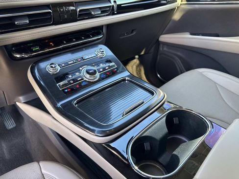 Certified 2022 Lincoln Nautilus Reserve image 25