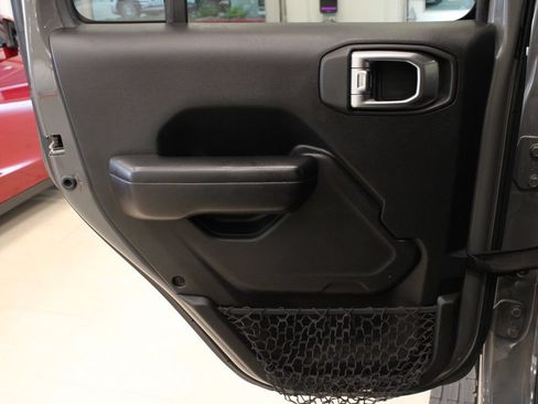 Used 2020 Jeep Wrangler Unlimited Sport S AWD/4WD image 24
