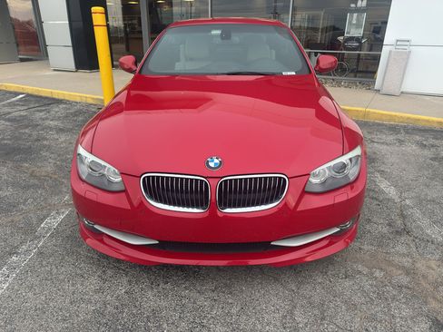 Used 2012 BMW 328i Convertible RWD image 3