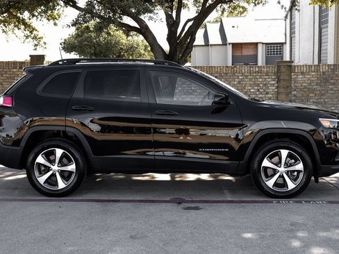 Used 2022 Jeep Cherokee Limited image 14