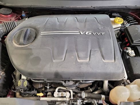 Used 2019 Jeep Cherokee Limited image 30