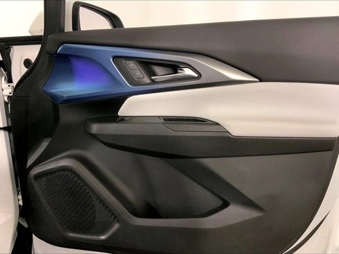 Used 2025 Chevrolet Equinox EV LT image 25