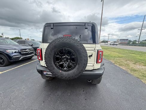 Used 2025 Ford Bronco Badlands AWD/4WD image 4