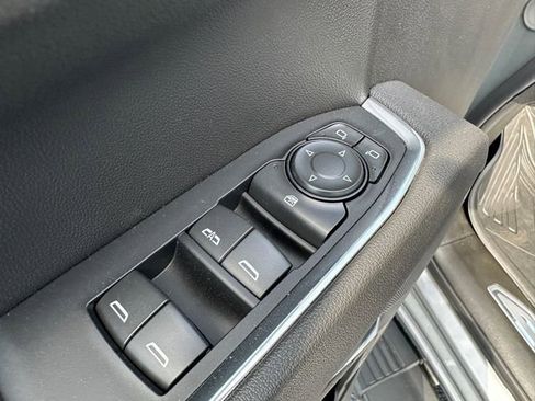 New 2025 GMC Sierra 1500 Elevation image 24