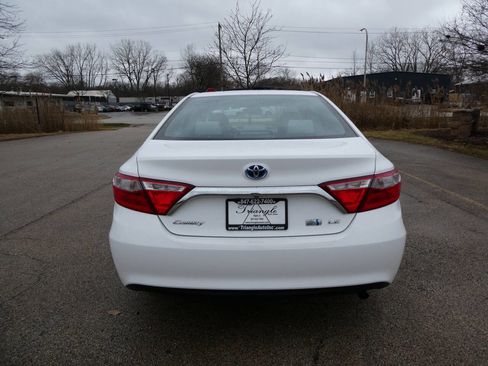 Used 2015 Toyota Camry LE image 6