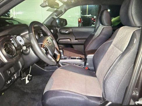 Used 2023 Toyota Tacoma TRD Sport w/ Technology Package image 9