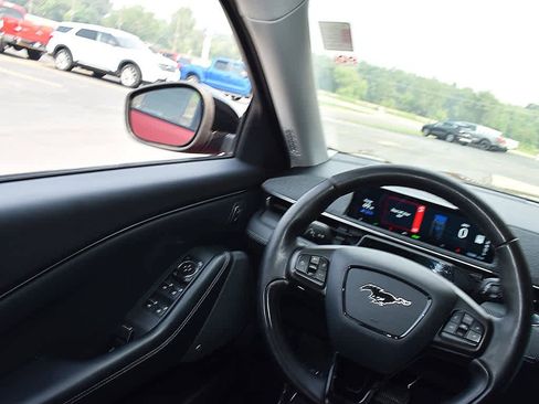 Used 2022 Ford Mustang Mach-E Premium image 21