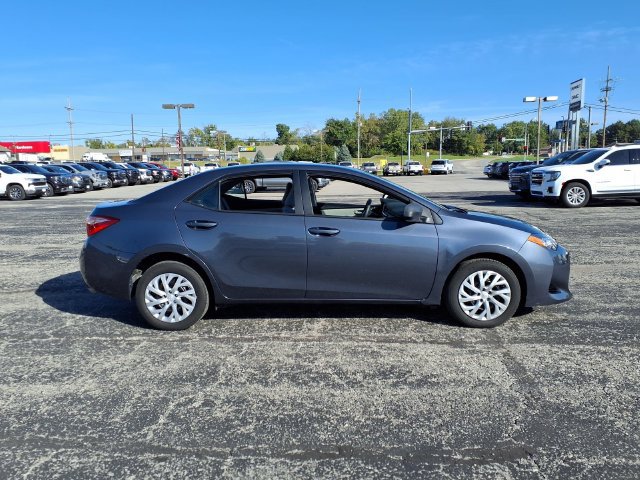 Used 2017 Toyota Corolla LE w/ Carpet Mat Package (TMS) FWD image 3