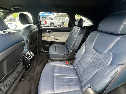 Used 2023 Kia Sorento SX Prestige AWD/4WD image 14