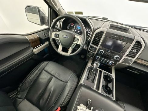 Used 2019 Ford F150 Lariat w/ Equipment Group 502A Luxury AWD/4WD image 9