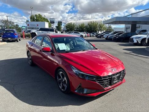 Used 2023 Hyundai Elantra Limited FWD image 3