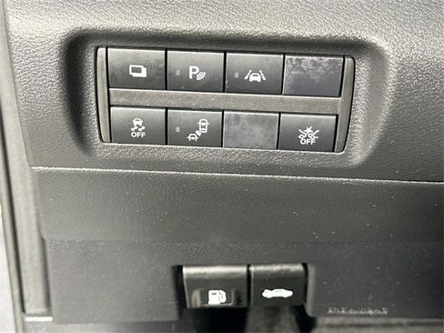 Used 2024 Nissan Kicks S image 18