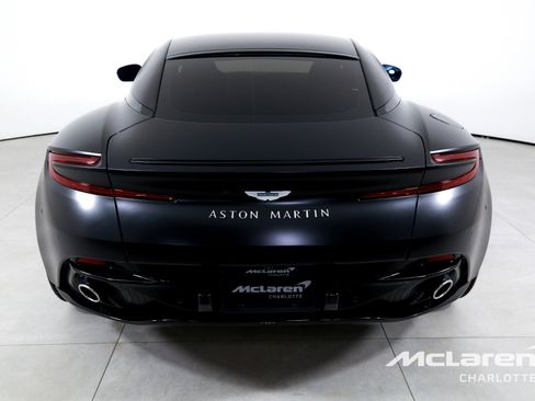 Used 2024 Aston Martin DB12 Coupe image 7