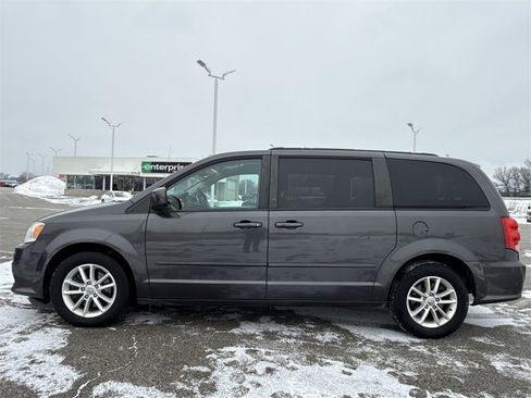 Used 2016 Dodge Grand Caravan SXT image 5