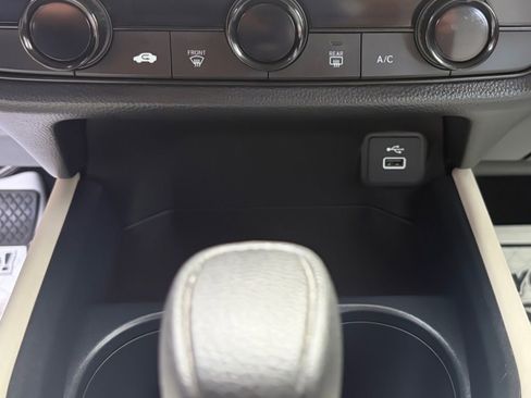 Used 2024 Honda HR-V LX image 26