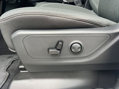 Used 2025 RAM 1500 Big Horn AWD/4WD image 25