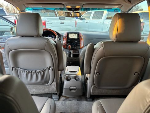 Used 2009 Toyota Sienna XLE image 20