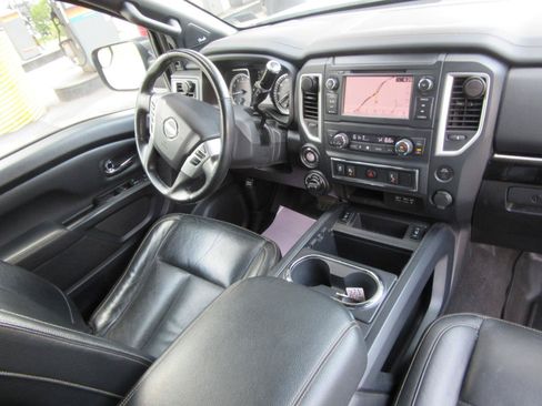 Used 2019 Nissan Titan SL w/ Midnight Edition AWD/4WD image 13