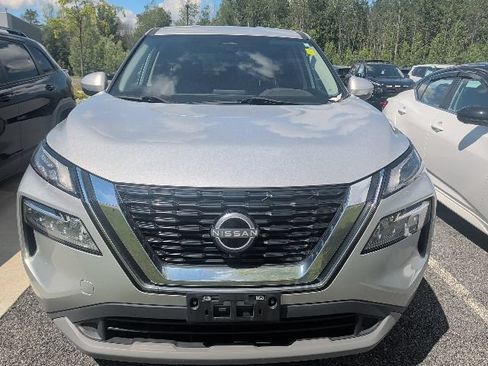 Certified 2022 Nissan Rogue SV AWD/4WD image 2